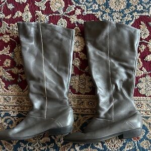 Dolce vita Stylish Gray Women's Boots. Super soft leather